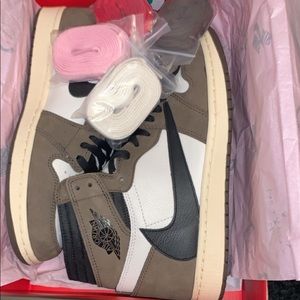 Jordan 1 Retro Travis Scott Hightops